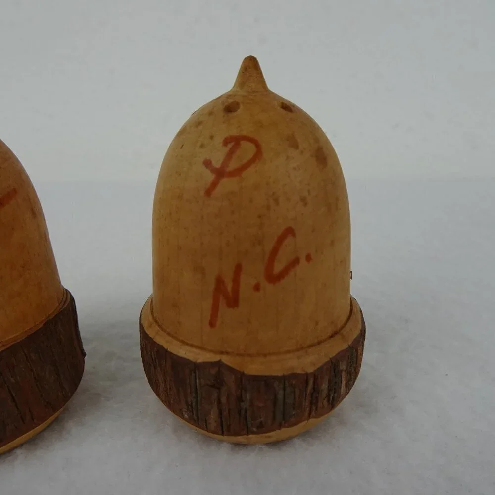 Vintage Acorn Salt and Pepper Shakers Wood Cherokee NC Souvenir Rustic Farmhouse